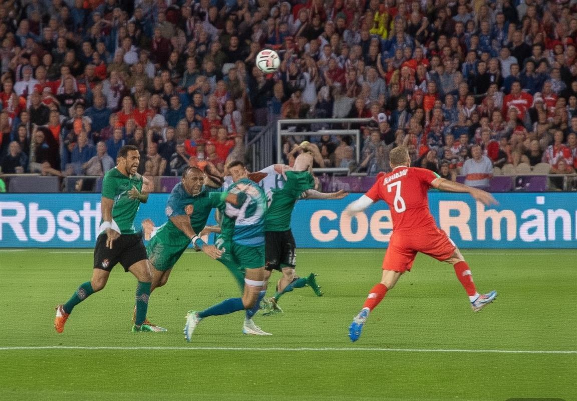 2018世界杯波葡大战：经典对决战术解析与精彩瞬间回顾(图2)